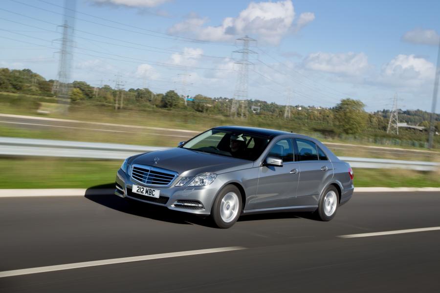  Mercedes-Benz E300 Hybrid Saloon 2012 года  (фото 50 из 58)